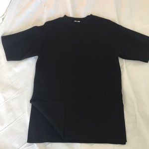 Uniqlo Oversized Black Short Sleeved sweater